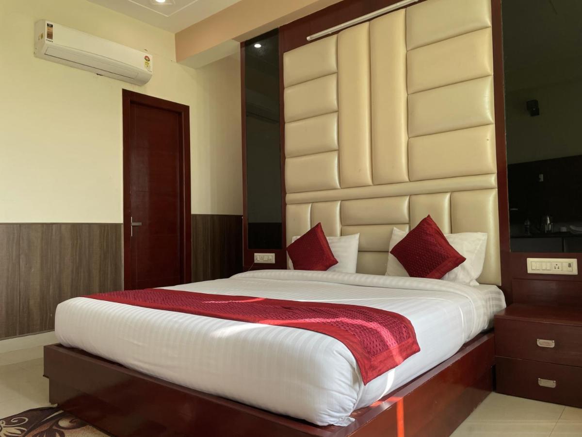 Sumedha G Village Resort And Spa Raiwala Buitenkant foto