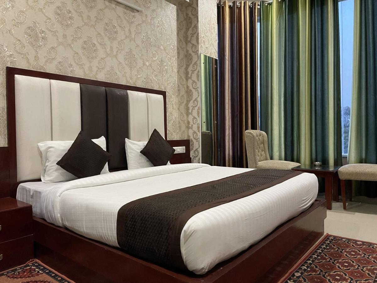 Sumedha G Village Resort And Spa Raiwala Buitenkant foto