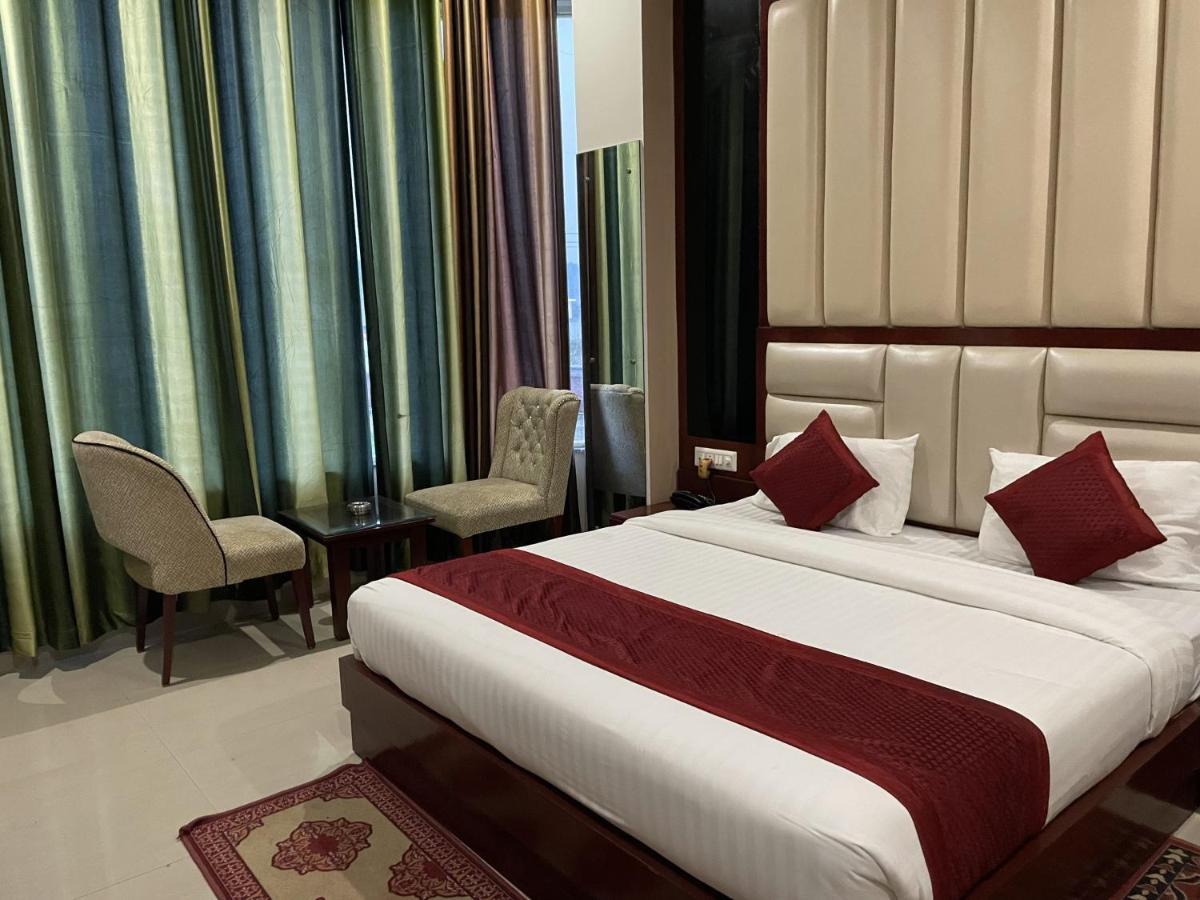 Sumedha G Village Resort And Spa Raiwala Buitenkant foto