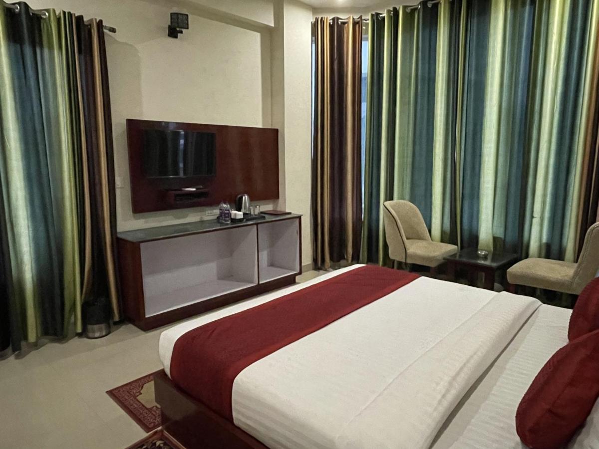 Sumedha G Village Resort And Spa Raiwala Buitenkant foto
