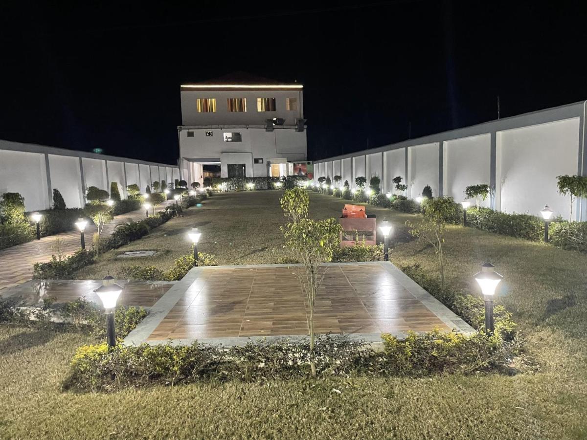 Sumedha G Village Resort And Spa Raiwala Buitenkant foto